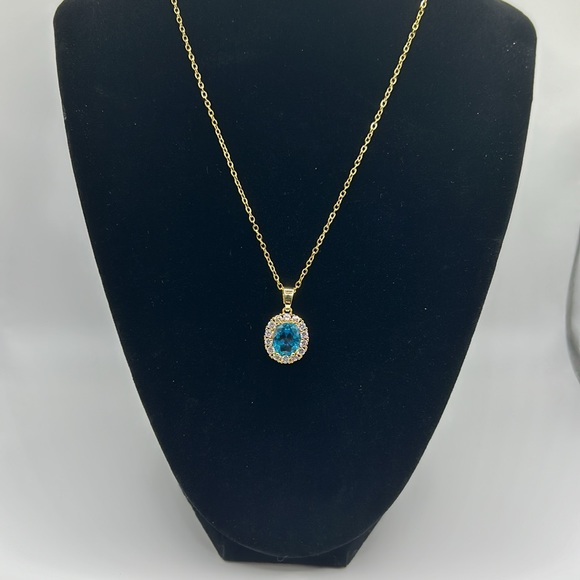 Swarovski Crystal Gold Necklace 16 Inch NWOT - Picture 3 of 8